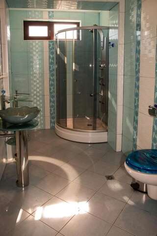 Гостевой дом Вила Вермони 21 Черноморец Апартаменты с 2 спальнями-11